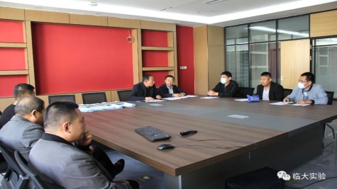 【开慧实验学校】召开食品安全专题会议签订食品安全责任书